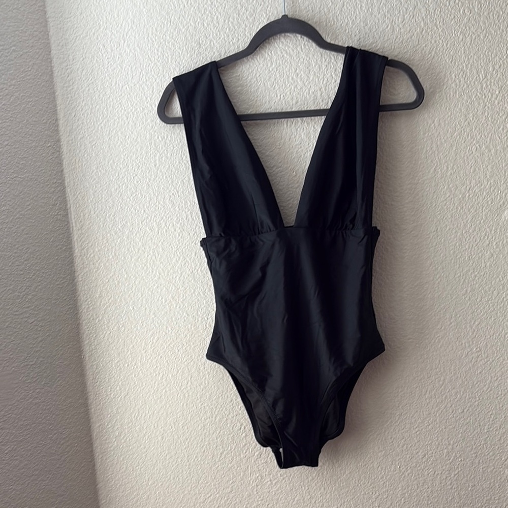 J. Crew V Neck One Piece Swim Suit Size 8 Solid Black Wide Shoulder Straps